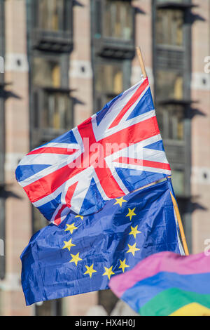 London, UK. 25th Mar, 2017. Unite for Europe march attended by thousands on the weekend before Theresa May triggers article 50. The march went from Park Lane via Whitehall and concluded with speeches in Parliament Square. London 25 Mar 2017 Credit: Guy Bell/Alamy Live News Stock Photo