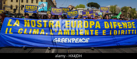 Rome, Italy. 25th March, 2017. Thousands of anti-EU protesters gathered in Italy’s capital to take part in demonstration 'Europe for all' to protest against the celebrations of the 60th anniversary of the signing of the Treaty of Rome. 27 Heads of State celebrate the Treaties of Rome, the foundation of the European Union, signed on the Capitoline Hill in Rome on 25 March 1957. © Giuseppe Ciccia/Alamy Live News Stock Photo