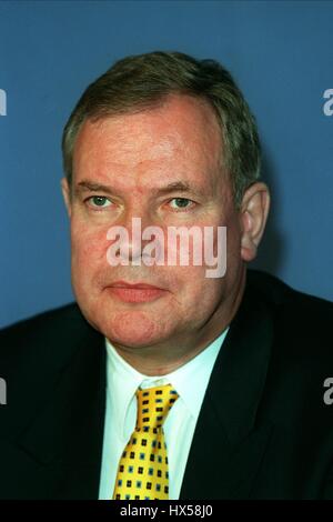 PAAVO LIPPONEN PRIME MINISTER OF FINLAND 13 July 1998 Stock Photo