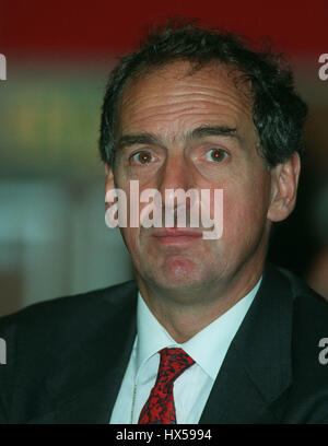 KIM HOWELLS MP LABOUR PARTY PONTYPRID 04 November 1997 Stock Photo