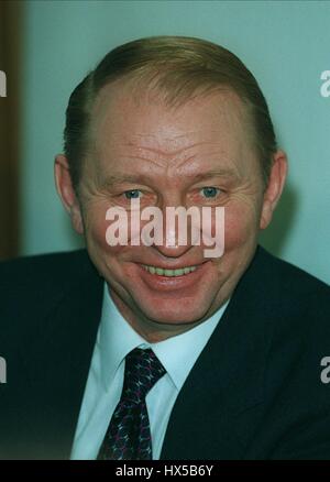 LEONID KUCHMA PRESIDENT OF UKRAINE 02 March 1995 Stock Photo - Alamy