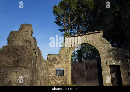 The gate of a country farm in Italy, near Rome Stock Photo