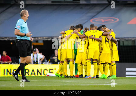 Columbus, USA. 25th March 2017. Columbus Crew SC huddles before the match between Portland Timbers and Columbus Crew SC at MAPFRE Stadium, in Columbus OH. Saturday, March 25, 2017. Final Score - Columbus Crew SC 3 - Portland Timbers 2 .Photo Credit: Dorn Byg/CSM/Alamy Live News Stock Photo