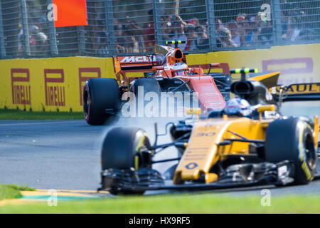 Melbourne, Australia. 26th March 2017. Jolyon PALMER GBR 30 driving for RENAULT SPORT FORMULA ONE TEAM locks his front tyre  during the first race for the season,  the 2017 Formula 1 Rolex Australian Grand Prix, Australia on March 26 2017. Credit: Dave Hewison Sports/Alamy Live News Stock Photo