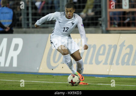 Luxembourg, Luxembourg. 25th Mar, 2017. 25th March, 2017, Stade Josy Barthel, Luxemburg City, Luxemburg; World Cup 2018 qualifying football, Luxemburg versus France; Kylian Mbappé france in action Credit: Laurent Lairys/Agence Locevaphotos/Alamy Live News Stock Photo