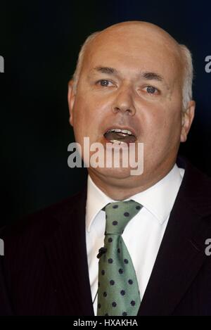 IAIN DUNCAN SMITH MP CHAIR SOCIAL JUSTICE POLICY 02 October 2006 BICC BOURNEMOUTH ENGLAND Stock Photo