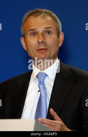 Shadow Northern Ireland secretary David Lidington (right) stands with ...