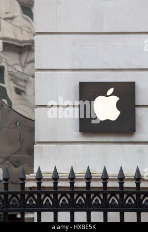 Apple Store, New Street, Birmingham, UK Stock Photo