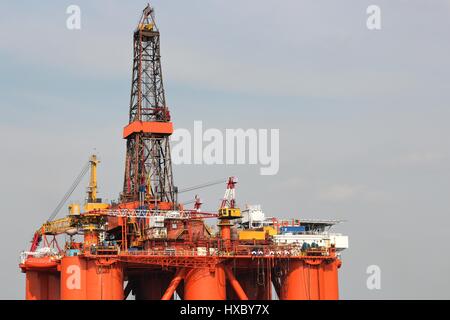 semi-submersible drilling rig Stock Photo