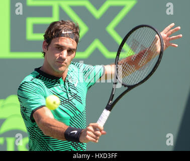 Miami, Key Biscayne, Florida, USA. 27th Mar, 2017. Roger Federer (SUI) defeats Juan Martin del Potro (ARG) by 6-3, 6-4, at the Miami Open being played at Crandon Park Tennis Center in Miami, Key Biscayne, Florida. Credit: csm/Alamy Live News Stock Photo