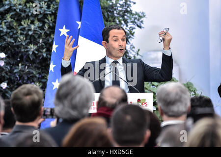 Paris, France. 27th Mar, 2017. Tribute to Henri Emmanueli - 27/03/2017 - France/Ile-de-France (region)/Paris - Tribute to Henri Emmanueli at the headquarters of the Socialist Party in the presence of Benoit Hamon, J.C. Cambadelis, Jean Marc Ayrault, Najat Vallaud Belkacem, Stephane Le Foll,  Credit: Le Pictorium/Alamy Live News Stock Photo