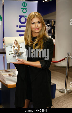 Hamburg, Germany. 28th Mar, 2017. Instagram-star Pamela Reif attending the 'Strong & Beautiful' book signing held at Thalia book store Europapassage, Hamburg, Germany, 28.03.2017. Credit: T. Brand/Alamy Live News Stock Photo