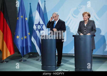 BENJAMIN NETANYAHO & ANGELA MERKEL PM ISRAEL & GERMAN CHANCELLOR 18 January 2010 BERLIN GERMANY Stock Photo
