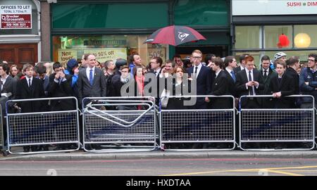 BARONESS THATCHER MOURNERS MARGRET THATCHER FUNERAL 17 April 2013 LUDGATE LONDON ENGLAND UK Stock Photo