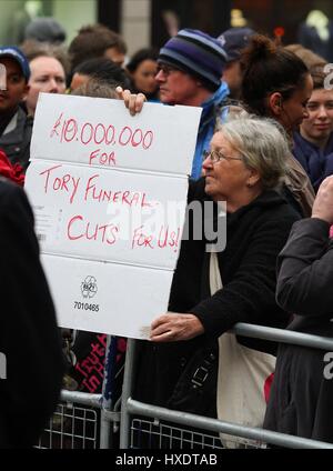 BARONESS THATCHER PROTESTER MARGRET THATCHER FUNERAL 17 April 2013 LUDGATE LONDON ENGLAND UK Stock Photo