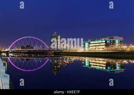 squinty bridge   Clyde view at night cityscape Stock Photo
