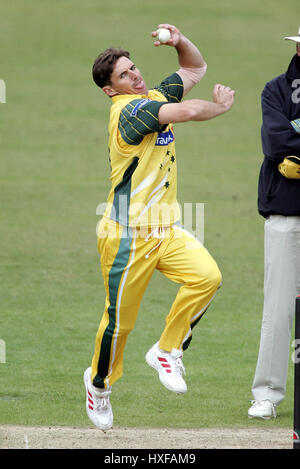 BRAD HOGG AUSTRALIA GRACE ROAD LEICESTER 11 June 2005 Stock Photo