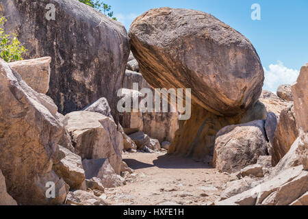 Granite boulders forming an archway on Bremner Point, Geoffrey Bay, Magnetic Island, Australia Stock Photo