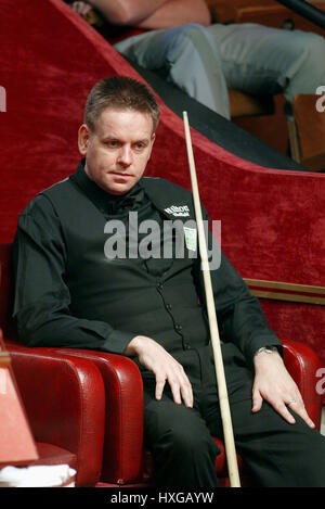 JOE SWAIL N. IRELAND THE CRUCIBLE THEATRE SHEFFIELD 24 April 2004 Stock Photo