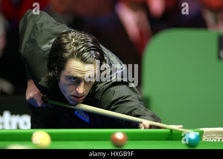 RONNIE O'SULLIVAN ENGLAND THE BARBICAN CENTRE YORK 29 November 2003 Stock Photo