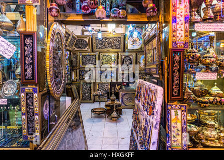 Artists shop on Bazaar of Isfahan next to Naqsh-e Jahan Square (Imam Square, formlerly Shah Square) in centre of Isfahan in Iran Stock Photo