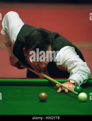 Doug Mountjoy at The Embassy World Snooker Tournament ...