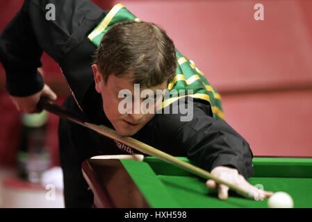 BARRY PINCHES ENGLAND THE CRUCIBLE THEATRE SHEFFIELD 18 April 2005 Stock Photo