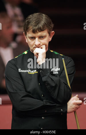 BARRY PINCHES ENGLAND THE CRUCIBLE THEATRE SHEFFIELD 18 April 2005 Stock Photo