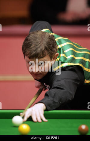 BARRY PINCHES ENGLAND THE CRUCIBLE THEATRE SHEFFIELD 18 April 2005 Stock Photo