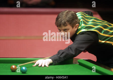 BARRY PINCHES ENGLAND THE CRUCIBLE THEATRE SHEFFIELD 18 April 2005 Stock Photo