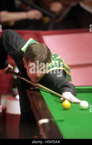 BARRY PINCHES ENGLAND THE CRUCIBLE THEATRE SHEFFIELD 18 April 2005 Stock Photo