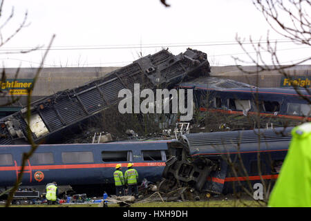 SCENE OF SELBY RAIL CRASH SELBY RAIL CRASH 28 February 2001 Stock Photo ...