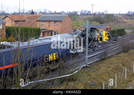 SCENE OF SELBY RAIL CRASH SELBY RAIL CRASH 28 February 2001 Stock Photo