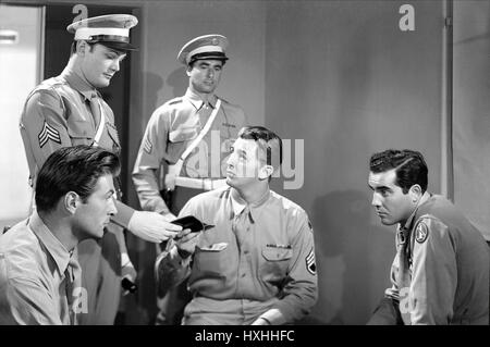 LEX BARKER, ROBERT MITCHUM, ROBERT YOUNG, CROSSFIRE, 1947 Stock Photo