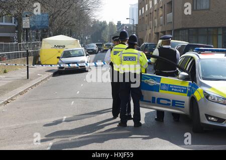 London, UK. 28th Mar, 2017. Police investigates a serious incident in Surrey Lane, Battersea, just one street away from Thomas's Battersea School where Since George will attend in September 2017. London, UK. 28/03/2017 | usage worldwide Credit: dpa/Alamy Live News Stock Photo