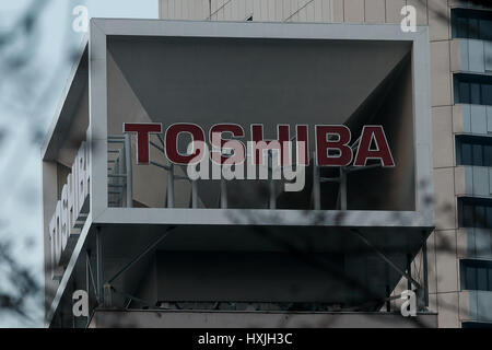 Tokyo, Japan. 29th March 2017. Toshiba Corp signboard on display outside company's headquarters on March 29, 2017, Tokyo, Japan. President Satoshi Tsunakawa announced that Toshiba's Westinghouse Electric Co. had filed for Chapter 11 bankruptcy protection to prevent further loss on its nuclear business in US. Credit: Rodrigo Reyes Marin/AFLO/Alamy Live News Stock Photo