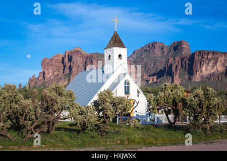 The Elvis Memorial Chapel on the Apache Trail near the Superstition Mountains, Arizona, USA. Stock Photo