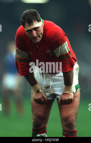 EMYR LEWIS WALES & LLANELLI RU 10 February 1992 Stock Photo