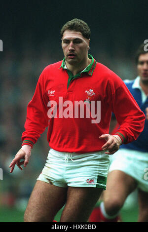 EMYR LEWIS WALES & LLANELLI RU 10 February 1992 Stock Photo