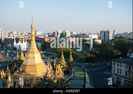28.01.2017, Yangon, Republic of the Union of Myanmar, Asia - A view of the Sule Pagoda in the center of Yangon. Stock Photo