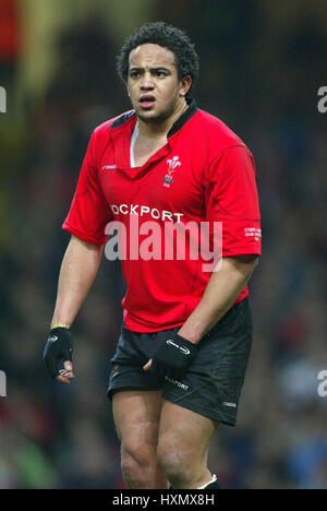 GAVIN THOMAS WALES & BATH RU MILLENNIUM STADIUM CARDIFF WALES 22 February 2003 Stock Photo