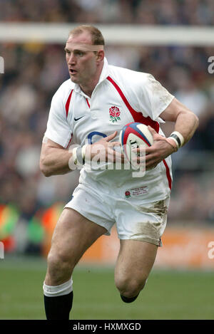 LAWRENCE DALLAGLIO ENGLAND & WASPS RU TWICKENHAM LONDON ENGLAND 09 March 2003 Stock Photo