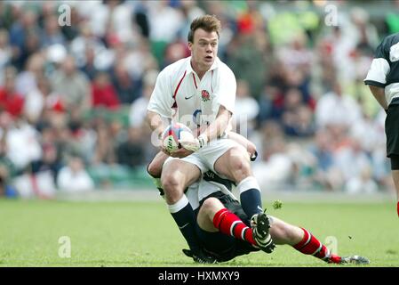 PHIL CHRISTOPHERS & J BELL ENGLAND V BARBARIANS RU TWICKENHAM LONDON 25 May 2003 Stock Photo