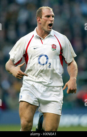 LAWRENCE DALLAGLIO ENGLAND & WASPS RU TWICKENHAM LONDON ENGLAND 23 November 2002 Stock Photo