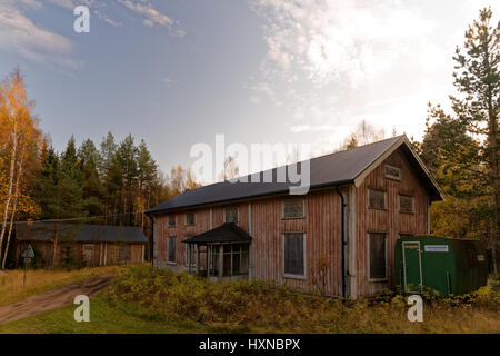 An old rotten house on Klubbviken island, in Luleå archipelago, northern Sweden Stock Photo