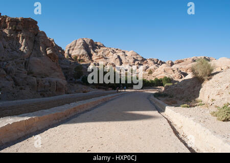 Jordan: the Obelisk Tomb and Bab As-Siq Triclinium on the road to the Siq, the main entrance to the archaeological Nabataean city of Petra Stock Photo