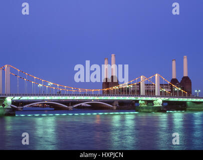 Chelsea Bridge and Battersea Power Station at dusk, Royal Borough of Kensington and Chelsea, Greater London, England, United Kingdom Stock Photo