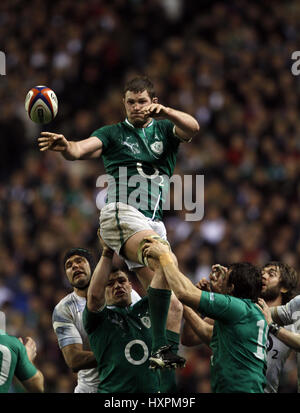 DONNACHA RYAN IRELAND SHANNON/MUNSTER IRELAND & SHANNON/MUNSTER TWICKENHAM MIDDLESEX ENGLAND 17 March 2012 Stock Photo