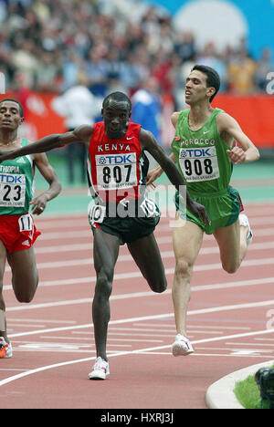 ELIUD KIPCHOGE & H GUERROUJI 5000 METRES FINAL STADE DE FRANCE ST DENIS PARIS FRANCE 31 August 2003 Stock Photo