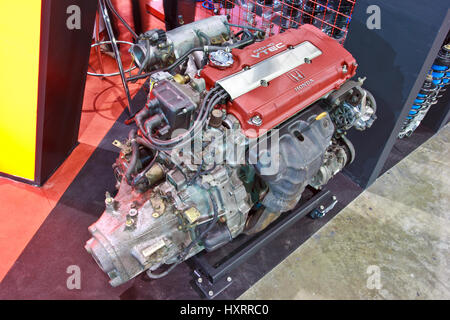 Honda i-VTEC engine Stock Photo - Alamy